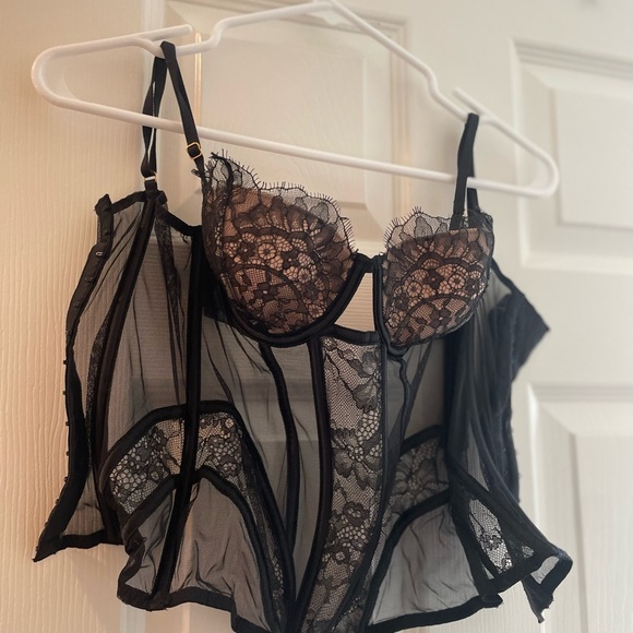 Victoria Secret corset top 34B - Picture 4 of 4